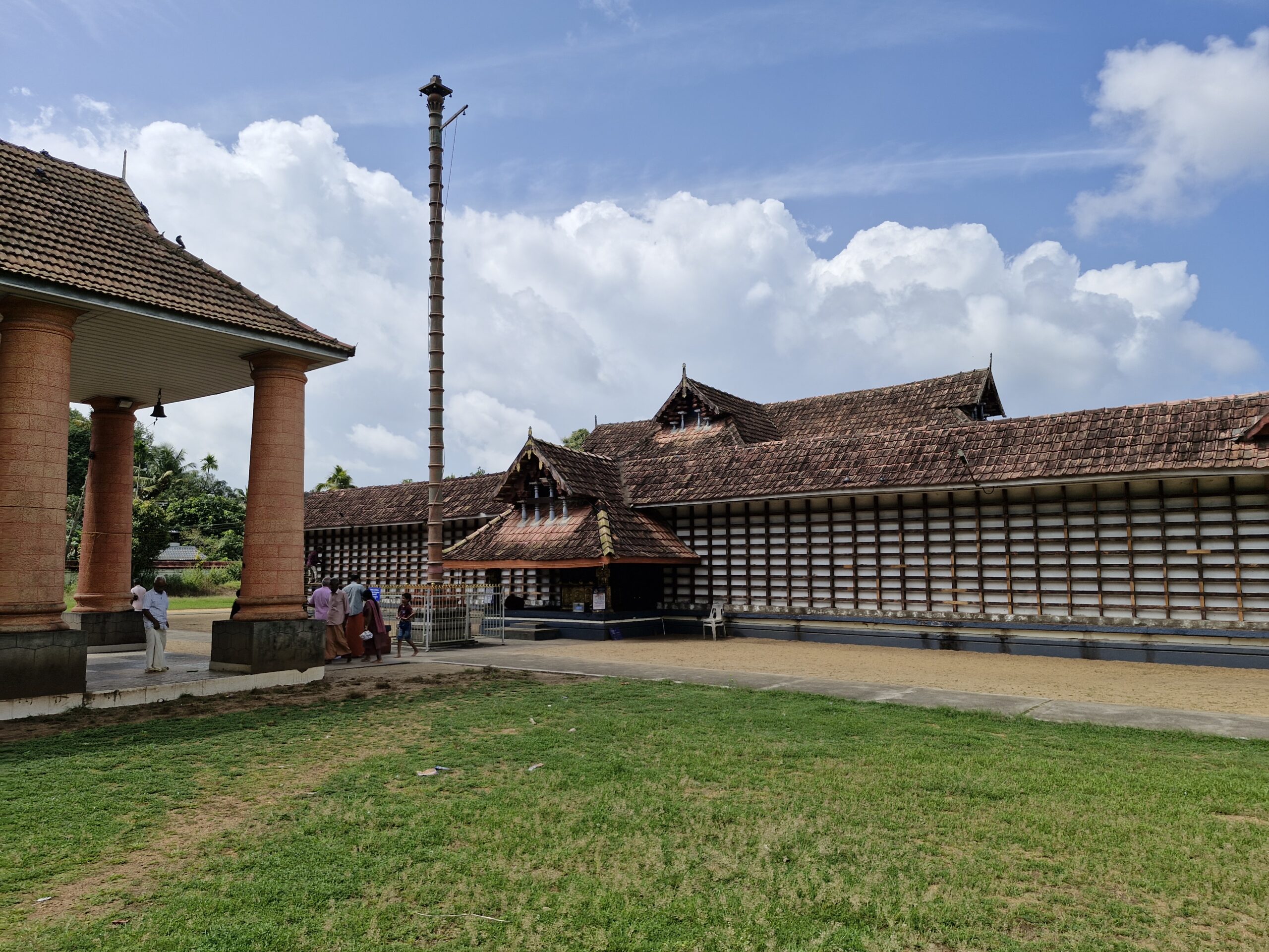 Peruvaram Sree Mahadeva Temple – Kodimaram Famous Temples in Kerala, HIndu Temples